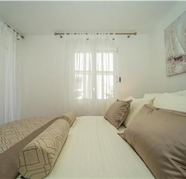 6 Bedroom Beachfront Villa with Heated Pool near Vela Luka on Korcula Island, Sleep 12